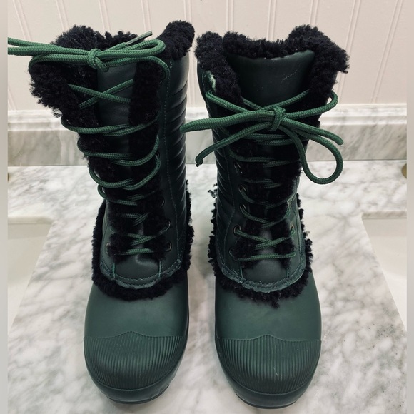 HUNTER ORIGINAL GENUINE SHEARLING & PATENT LEATHER LACE-UP RAIN BOOT Size 7 - Picture 2 of 10